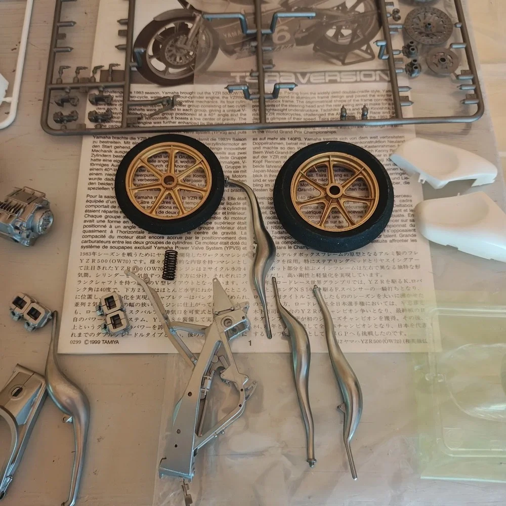 Tamiya #14075 Yamaha YZR500 (0W70) Taira Version‎ Nearly Complete